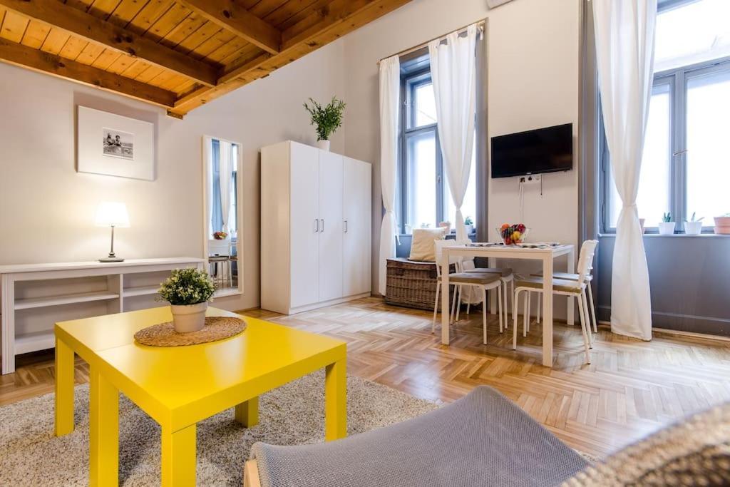 Sunset Studio. Apartamento Budapest